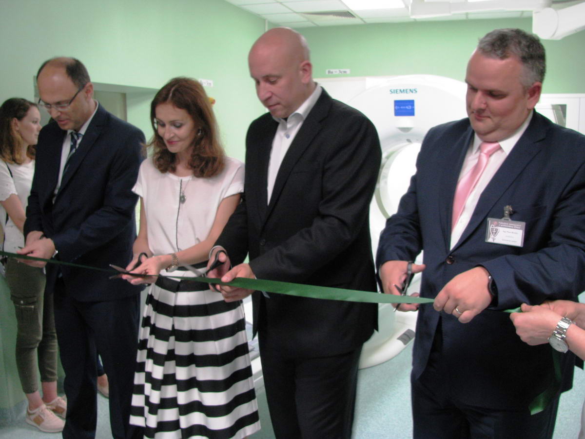V žilinskej nemocnici slávnostne otvorili nový CT prístroj a digitálny rontgen V žilinskej nemocnici slávnostne otvorili nový CT prístroj a digitálny rontgen