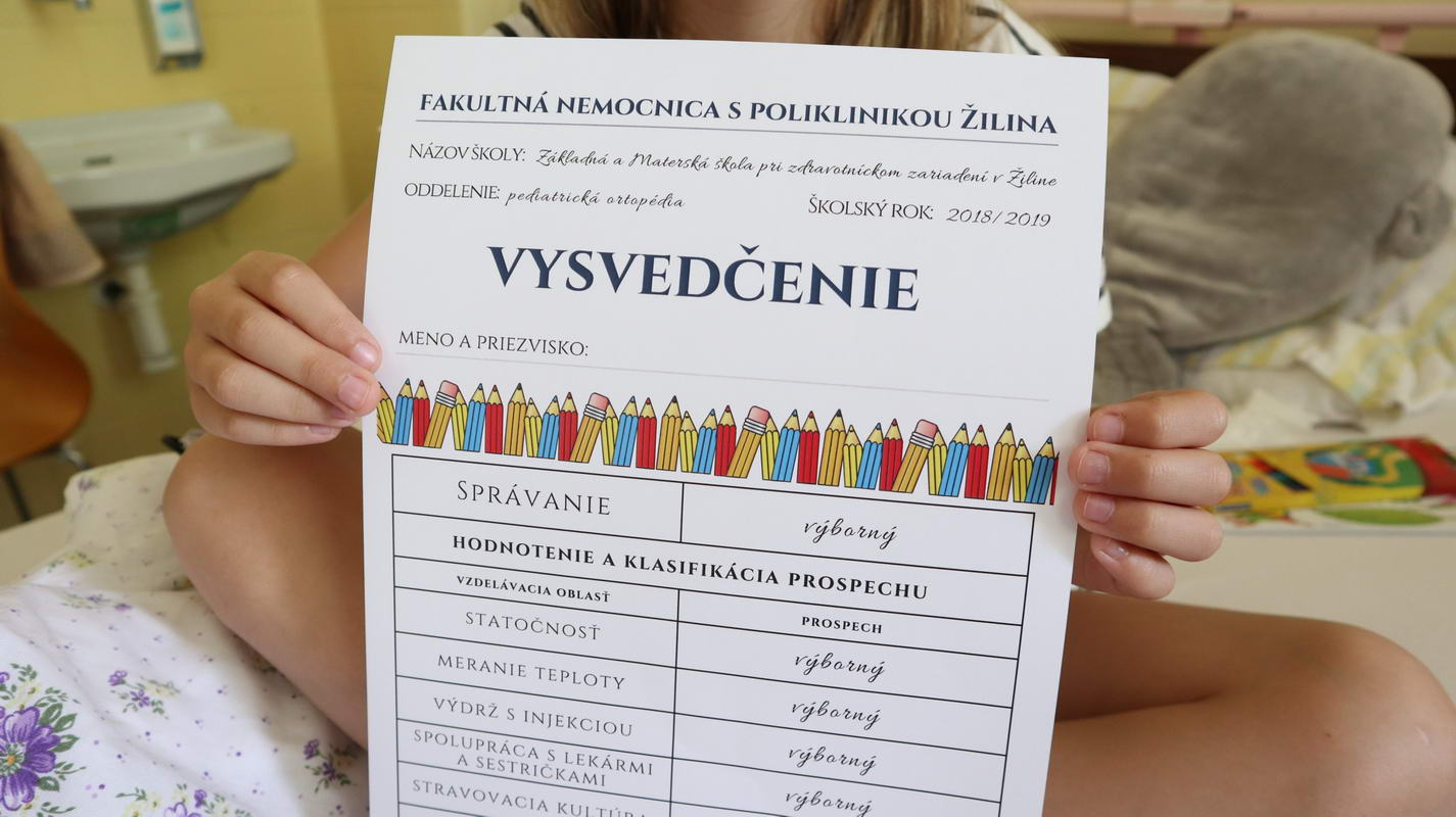 Vysvedčania sa rozdávali aj v žilinskej nemocnici Vysvedčania sa rozdávali aj v žilinskej nemocnici