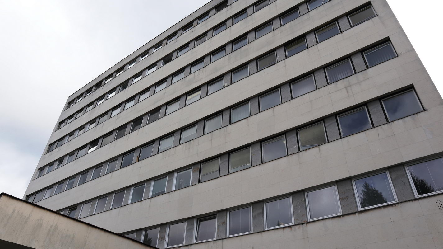 Staré okná vymení nemocnica aj v hlavnej budove polikliniky Staré okná vymení nemocnica aj v hlavnej budove polikliniky