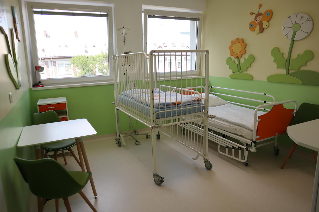 Na pediatrii vybudovali dve nové nadštandardné izby Na pediatrii vybudovali dve nové nadštandardné izby