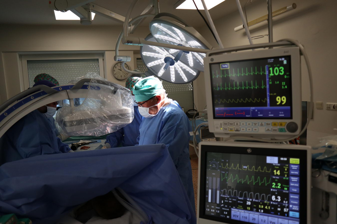 V Žiline realizujú mnohé náročné operačné výkony ako jediní na Slovensku V Žiline realizujú mnohé náročné operačné výkony ako jediní na Slovensku