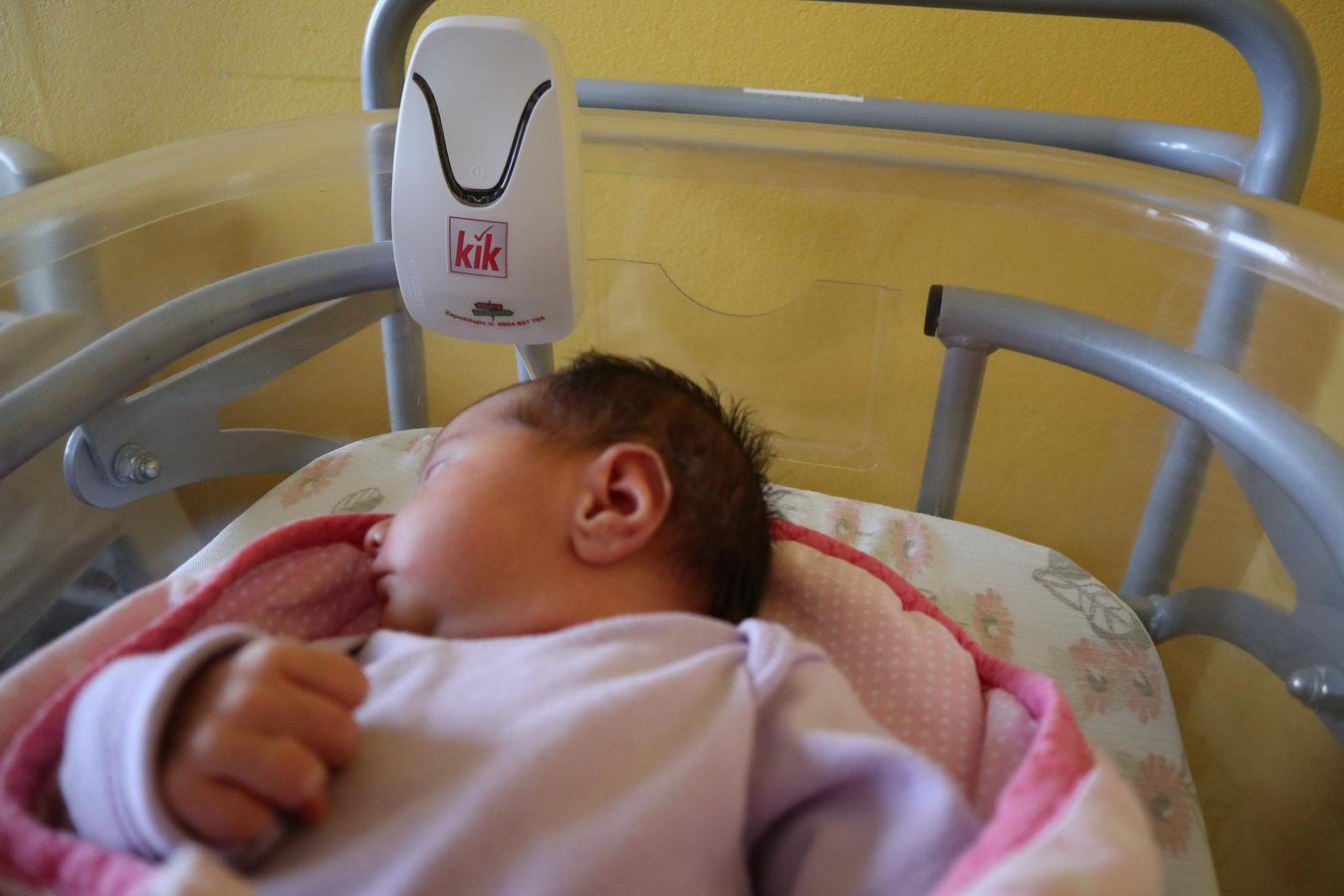 V žilinskej pôrodnici strážia monitory dychu všetky lôžka novorodencov V žilinskej pôrodnici strážia monitory dychu všetky lôžka novorodencov